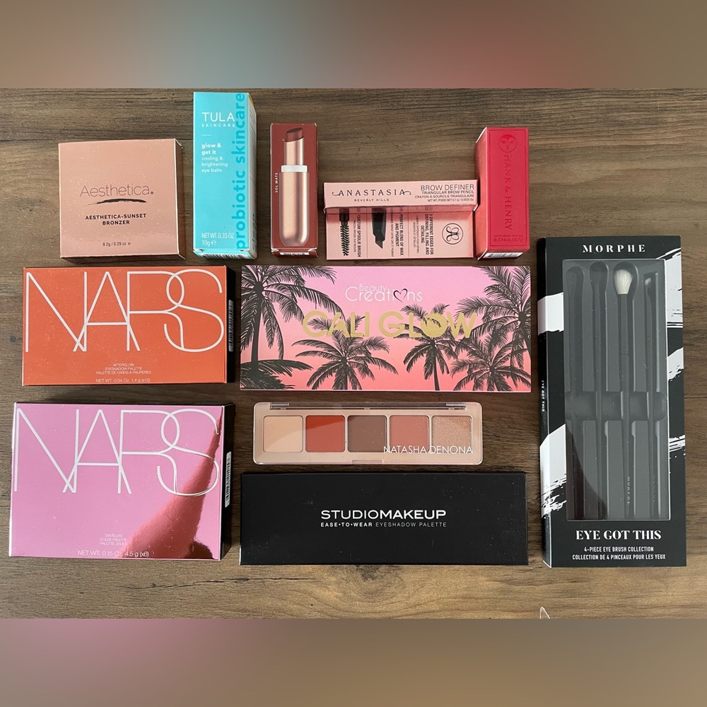 Makeup bundle